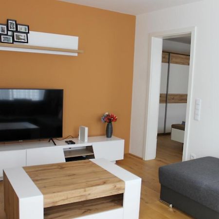 Appartamento Spacious, Modern 1-Bdrm Apt Near Vic & Austria Ctr Vienna Esterno foto