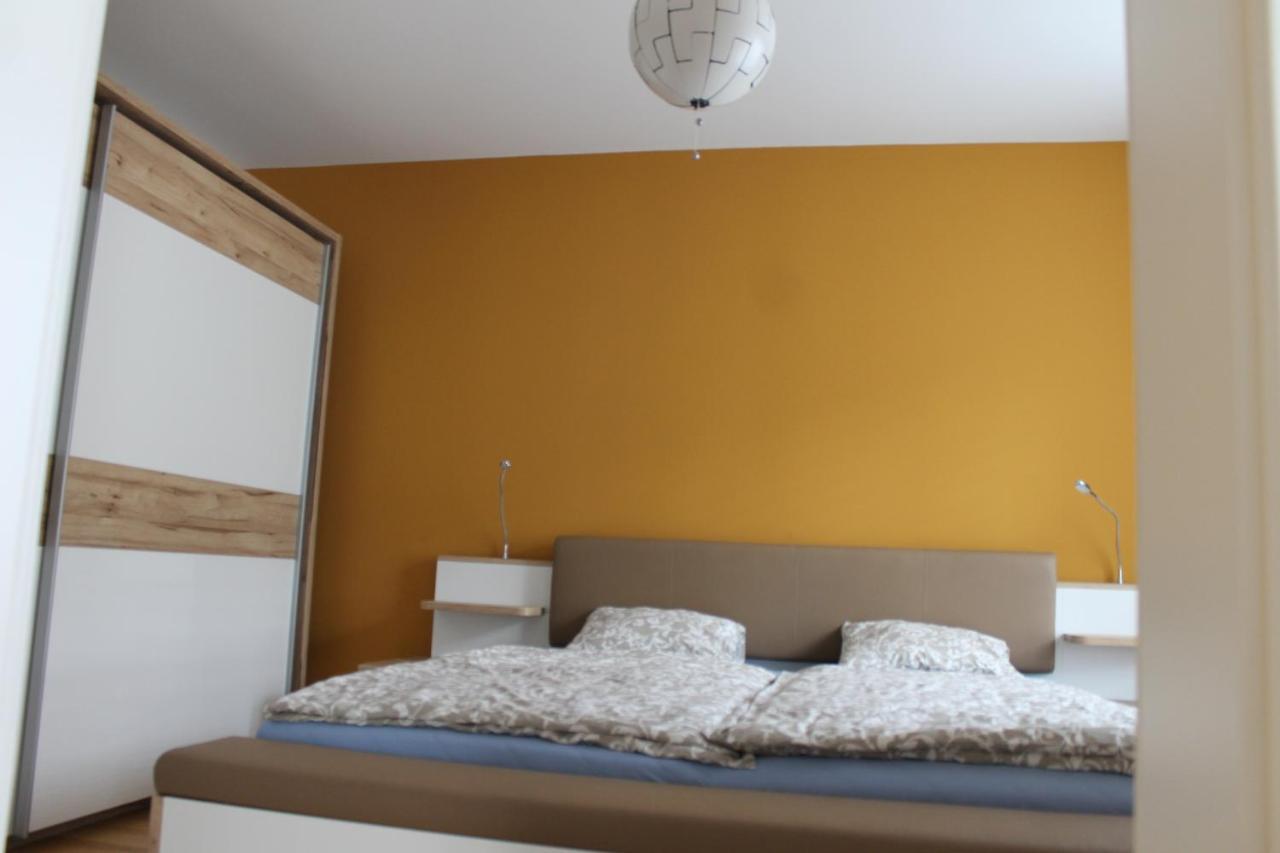 Appartamento Spacious, Modern 1-Bdrm Apt Near Vic & Austria Ctr Vienna Esterno foto